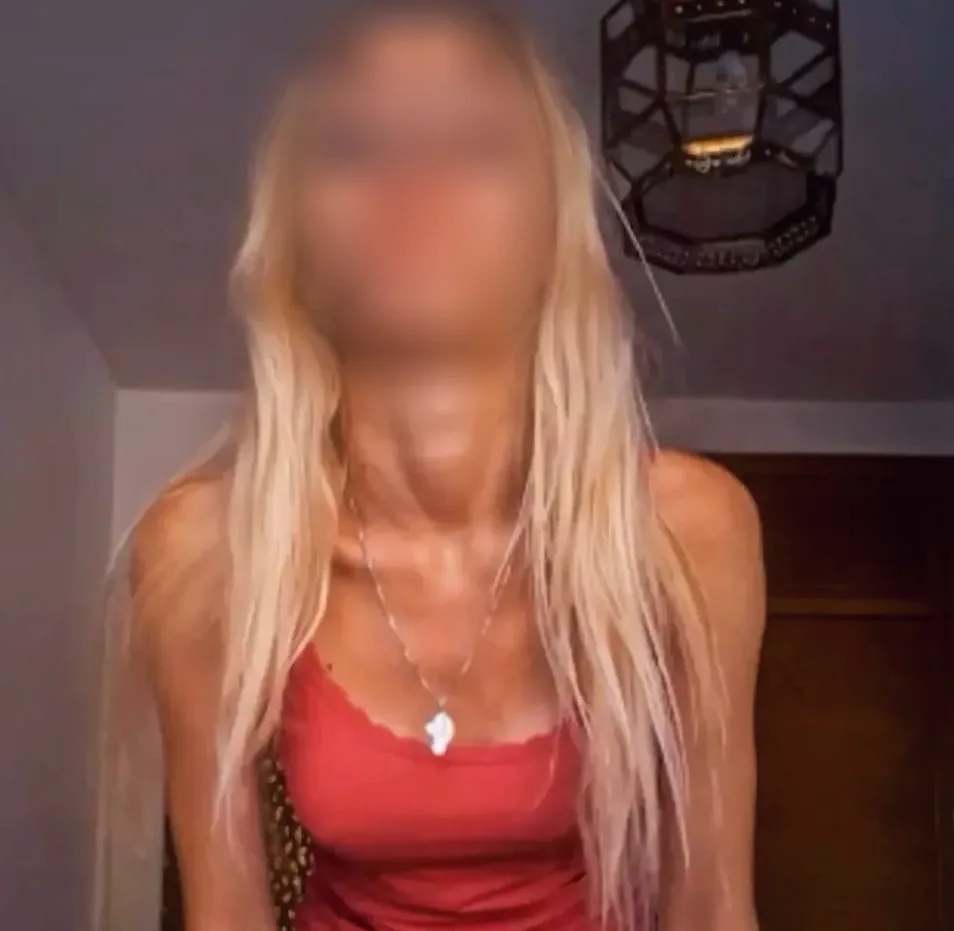 Daniela, 35