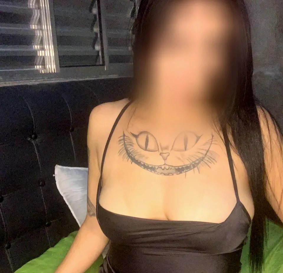Martina, 27